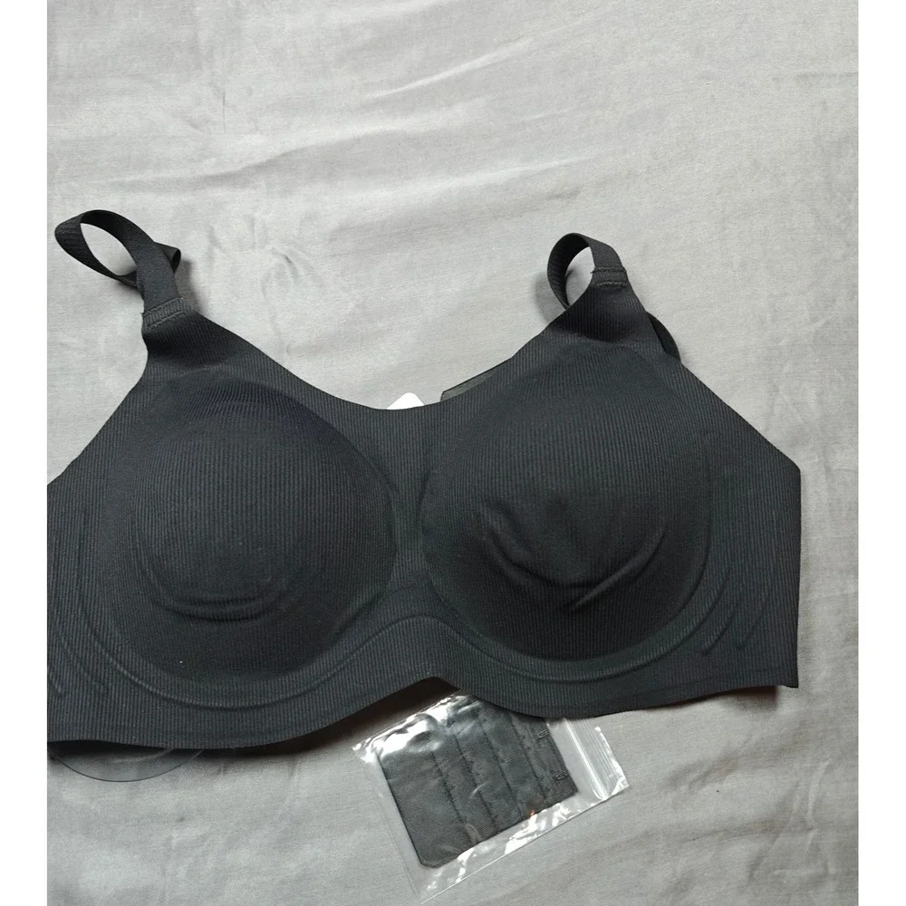 Comfelie Everyday Bra EB058 Black Seamless Wireless Ribbed Size Small New‎